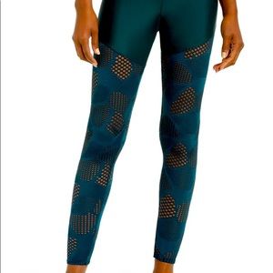 Onzie Flow Half Half Legging Size M/L